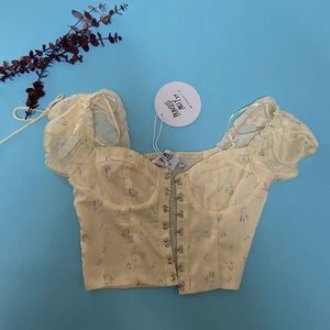 Fun, sexy Princess Polly Allyson Crop Top